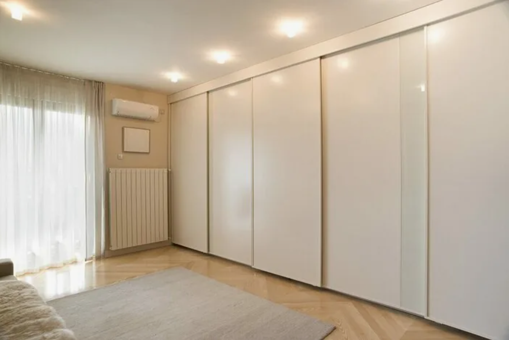 Best Colors and Finishes for Your Sliding Wardrobe in 2025